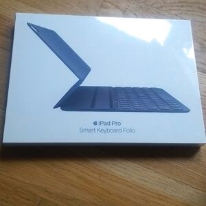 Apple Smart Keyboard Folio for 11 inch iPad Pro - SEALED / NEW IN BOX